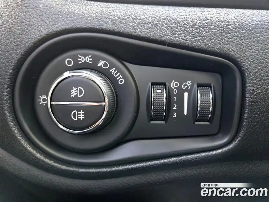 Jeep Renegade 2018 2.0 гидро в Москве № 1323703, фото 14