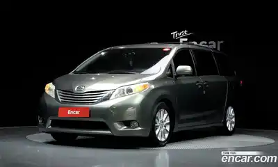 Toyota Sienna, 2011