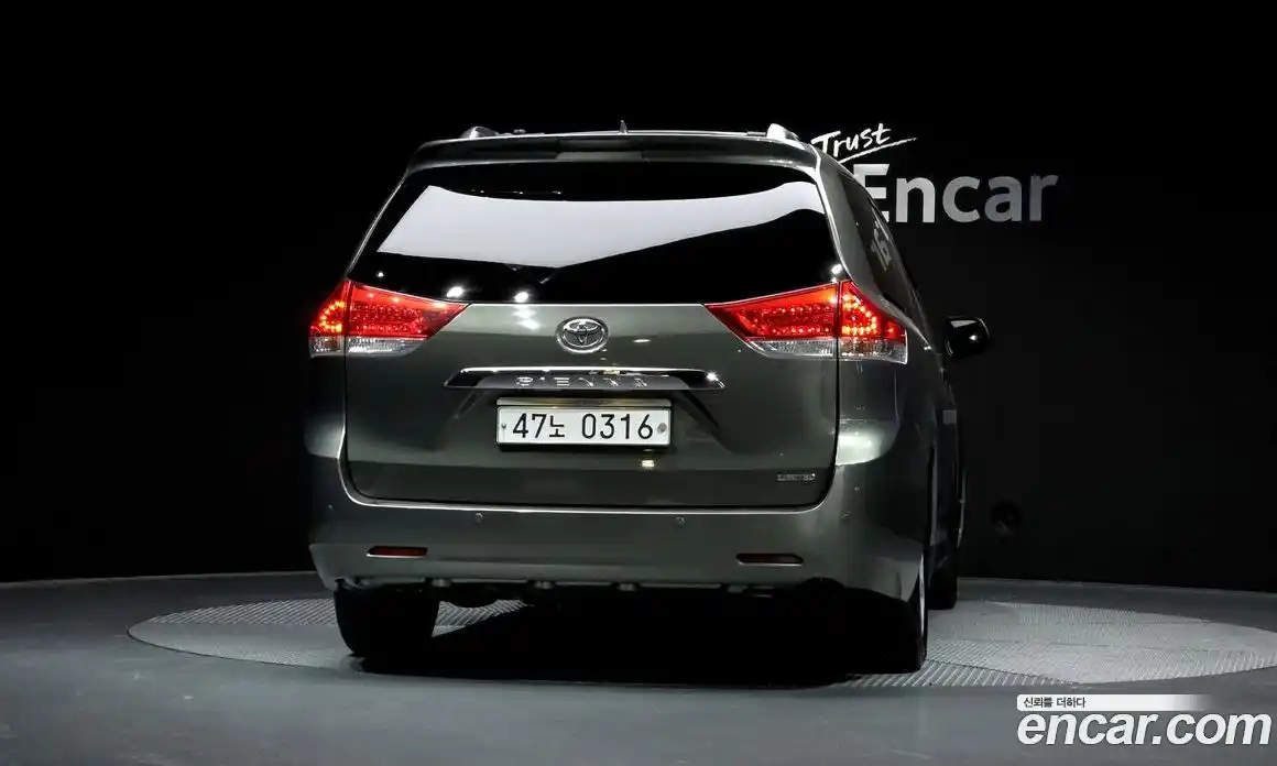 Toyota Sienna 2011 3.5 гидро в Москве № 1323872, фото 4