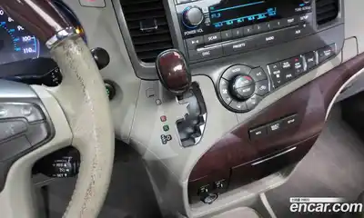 Toyota Sienna 2011 3.5 гидро в Москве № 1323872, миниатюра 9
