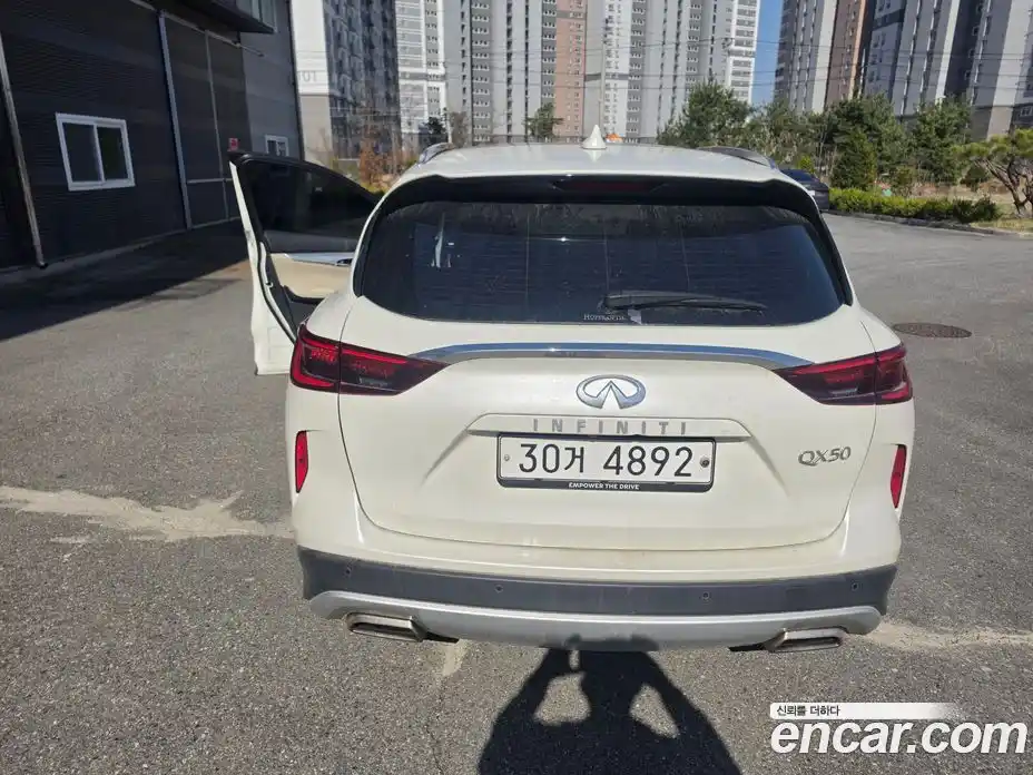 Infiniti QX50 2019 2.0 вариатор в Москве № 1324335, фото 7