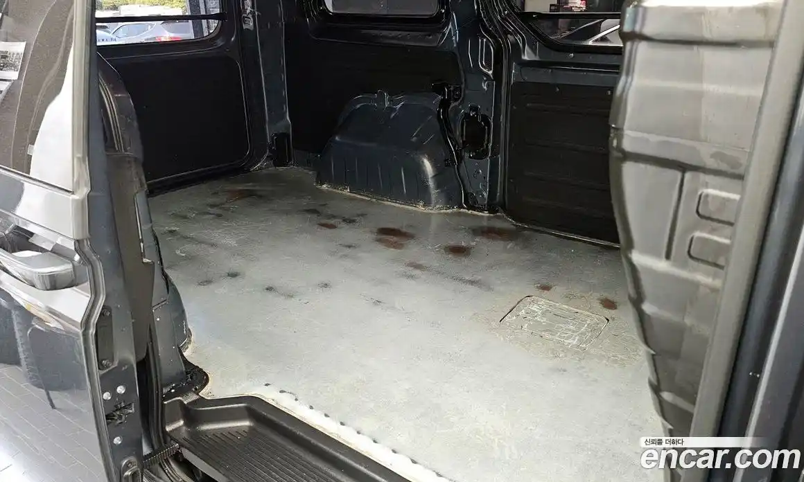 Hyundai Staria 2023 3.5 Автомат в Москве № 1342306, фото 12