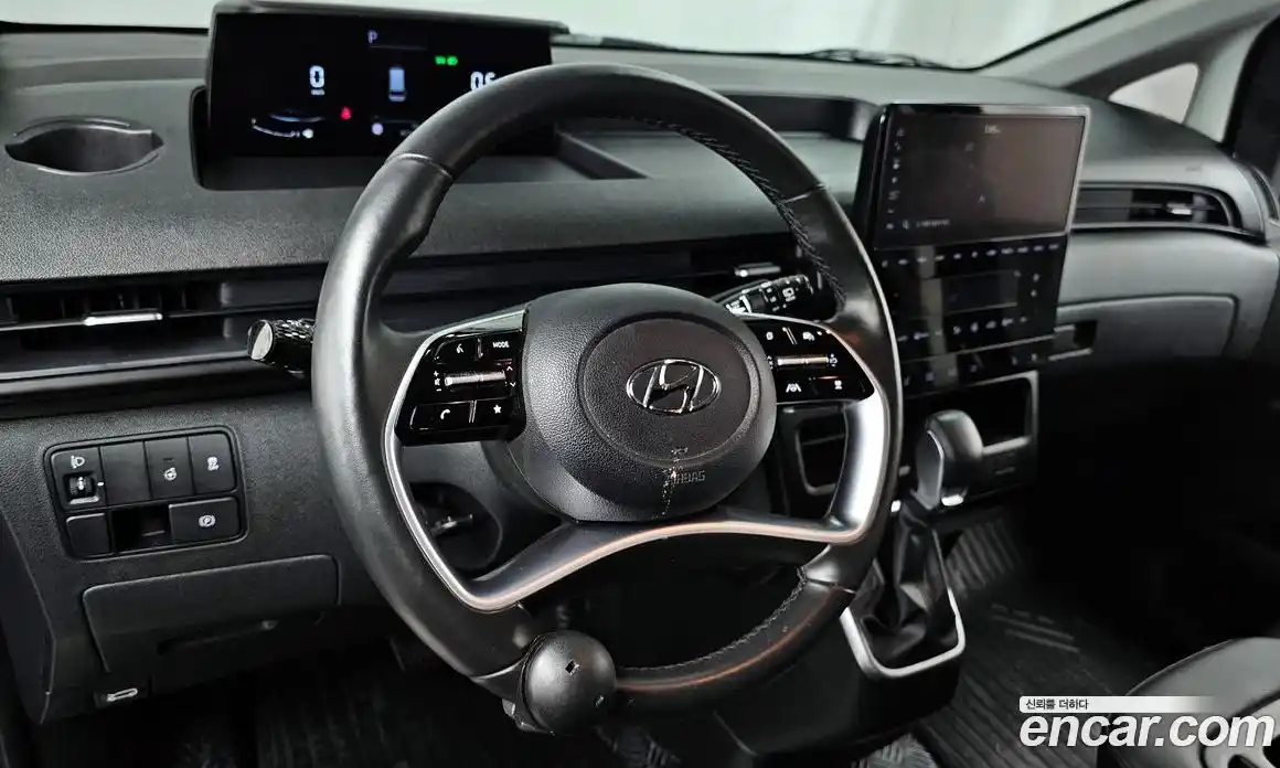 Hyundai Staria 2023 3.5 Автомат в Москве № 1342306, фото 13