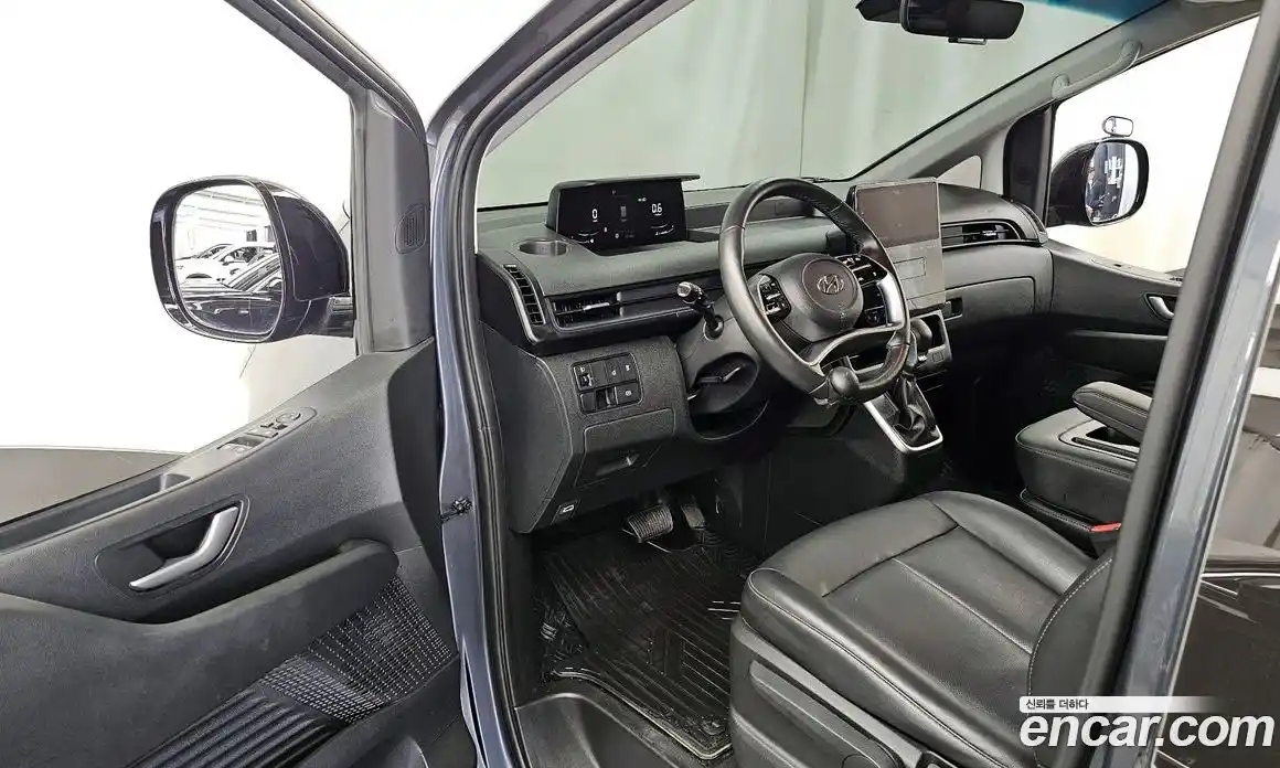 Hyundai Staria 2023 3.5 Автомат в Москве № 1342306, фото 10