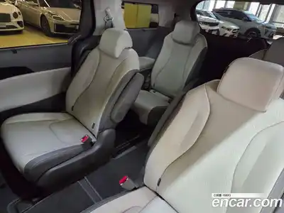 Kia Canival 2025 1.6 Автомат в Москве № 1342580, миниатюра 9