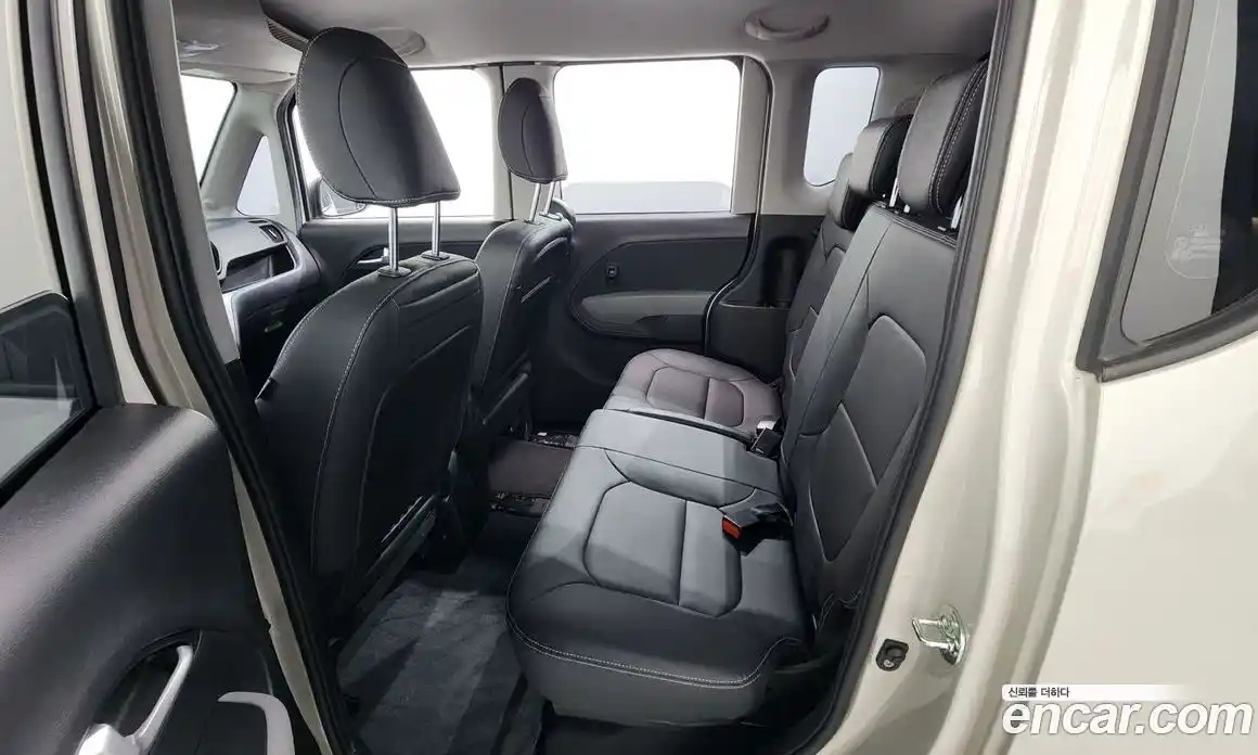 Kia Ray 2023 1.0 Автомат в Москве № 1342585, фото 11