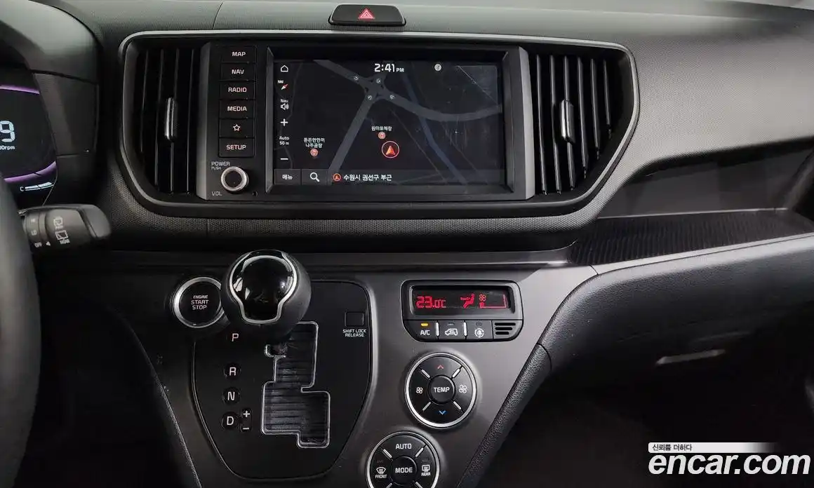 Kia Ray 2023 1.0 Автомат в Москве № 1342585, фото 13