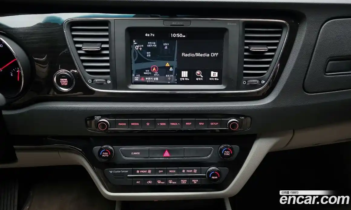 Kia Canival 2018 2.2 Автомат в Москве № 1342871, фото 13