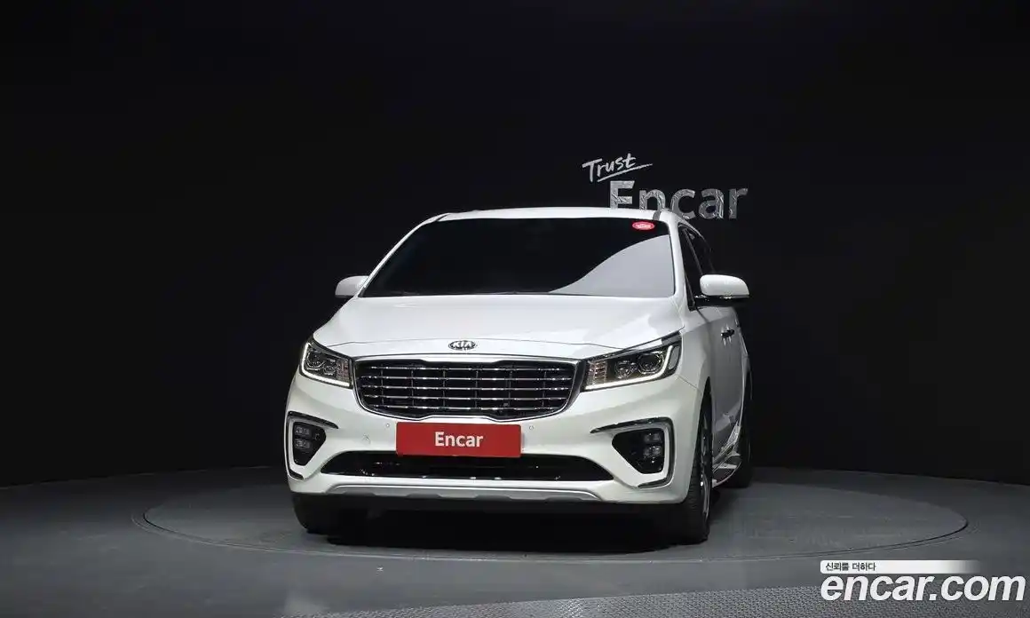 Kia Canival 2018 2.2 Автомат в Москве № 1342871, фото 3