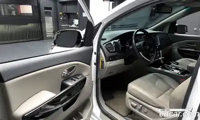 Kia Canival 2018 2.2 Автомат в Москве № 1342871, миниатюра 10