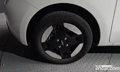 Kia Ray 2023 0.1 Автомат в Москве № 1342978, миниатюра 5