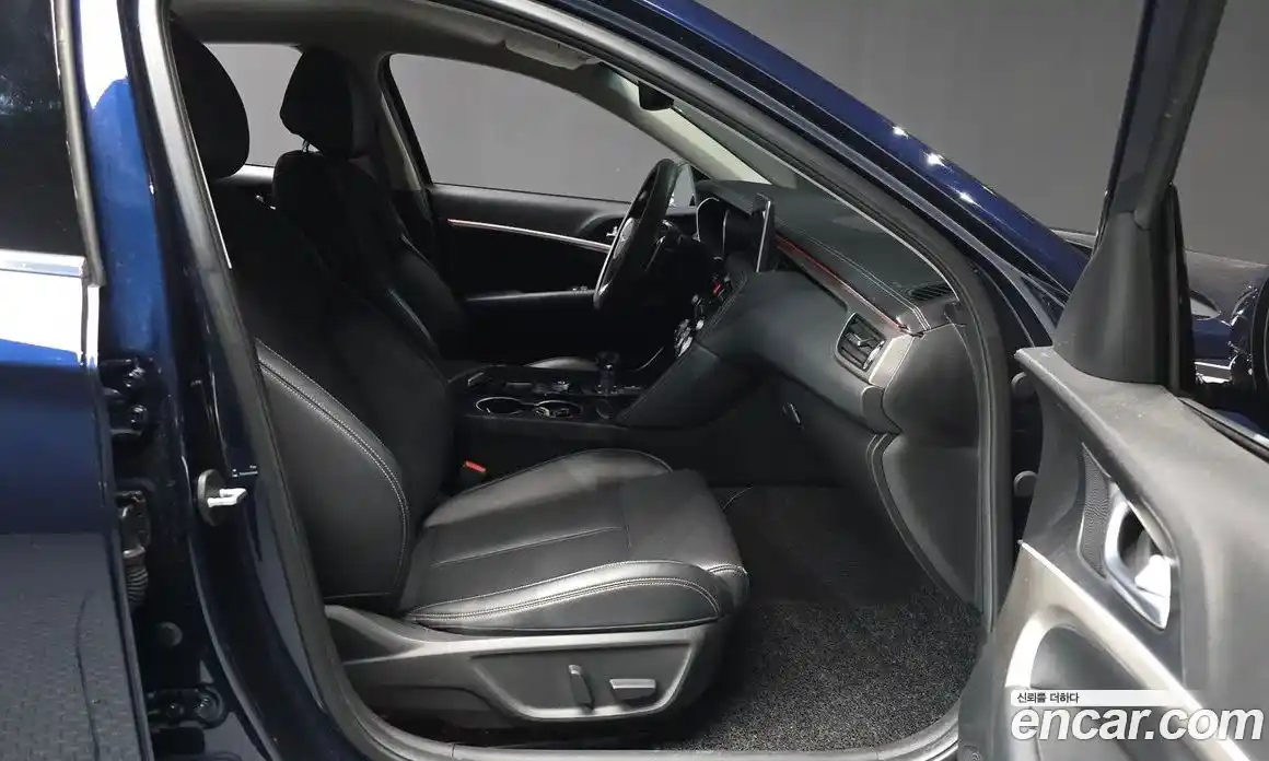 Genesis G70 2018 2.0 Автомат в Москве № 1343633, фото 11