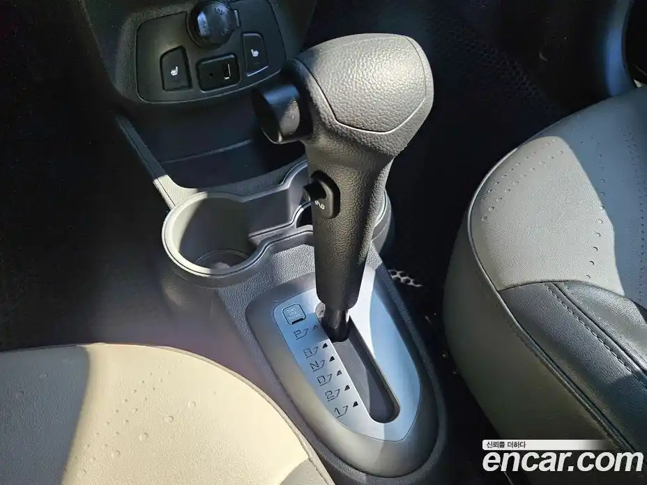 Chevrolet Spark 2013 1.0 Автомат в Москве № 1345954, фото 9