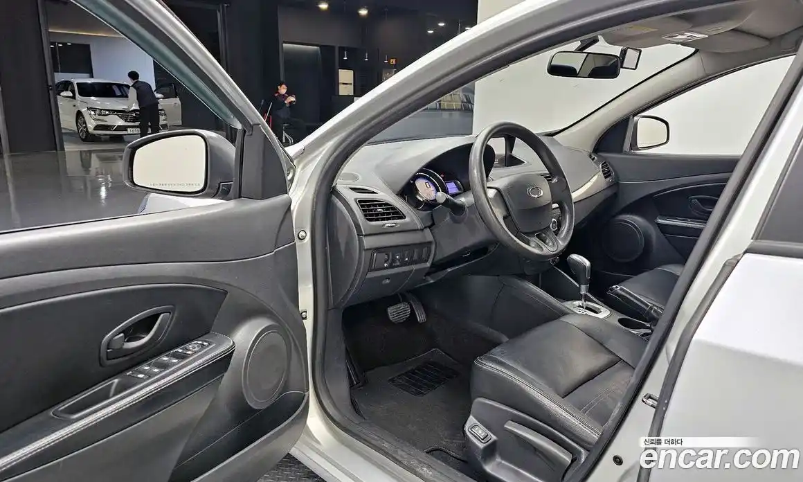 Renault SM3 2013 1.6 гидро в Москве № 1346276, фото 10