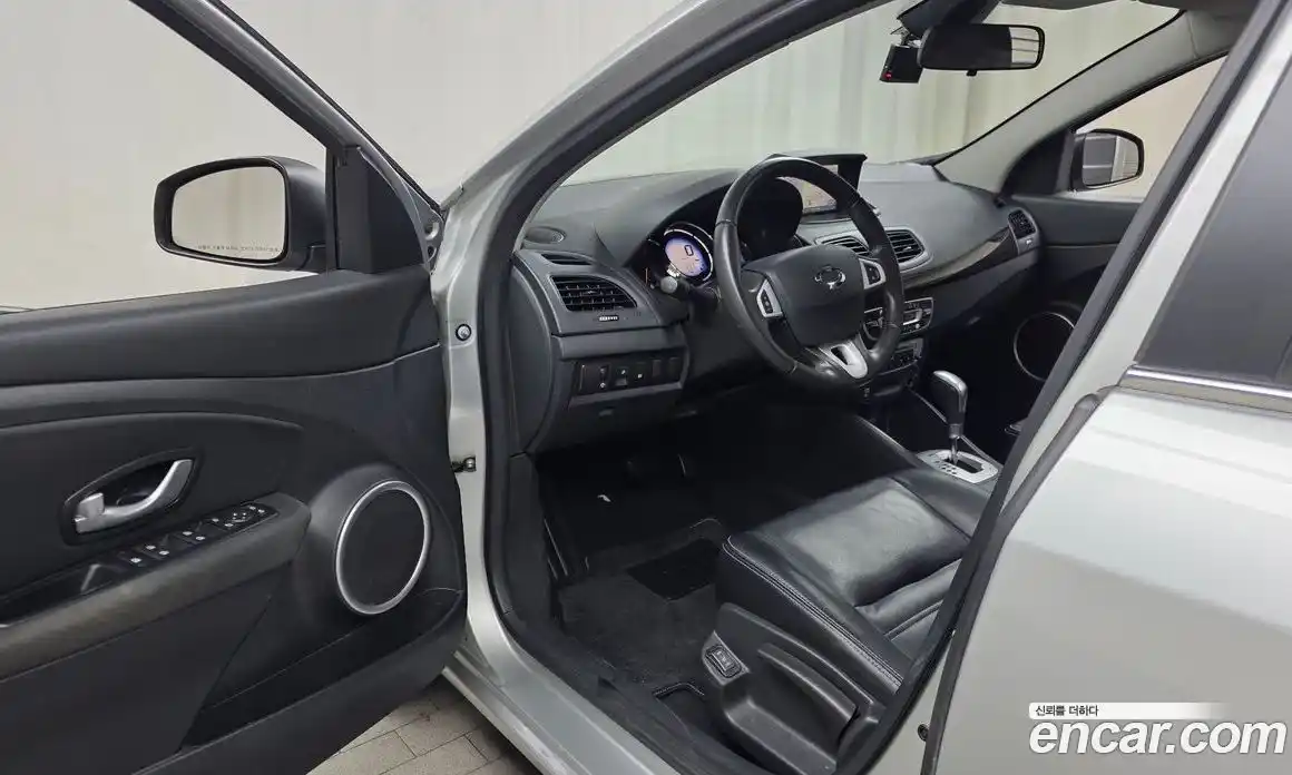 Renault SM3 2014 1.6 гидро в Москве № 1346334, фото 10