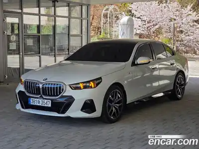 BMW 5-Series, 2025