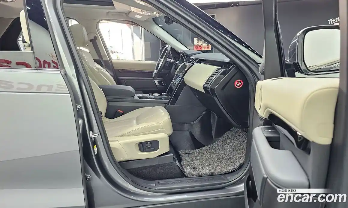 Land Rover Discovery 2018 2.0 гидро в Москве № 1349417, фото 11