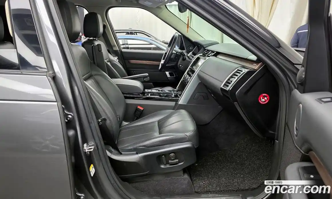 Land Rover Discovery 2018 3.0 гидро в Москве № 1349536, фото 11