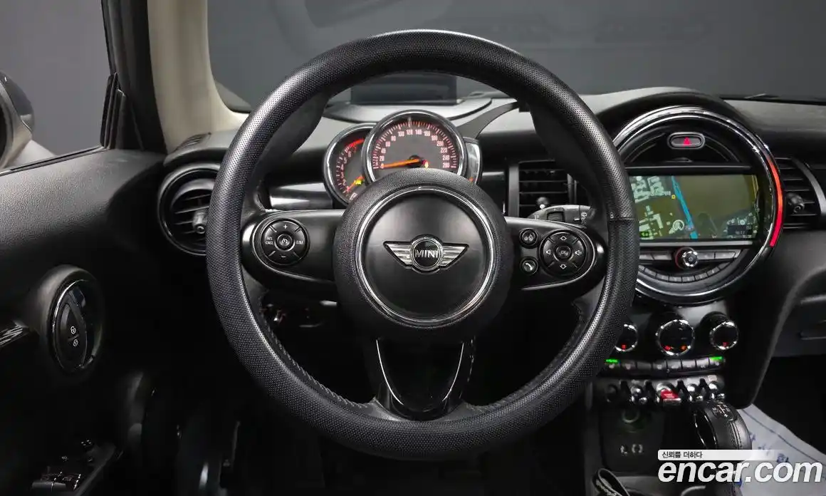 Mini Cooper 2018 1.5 гидро в Москве № 1349667, фото 14