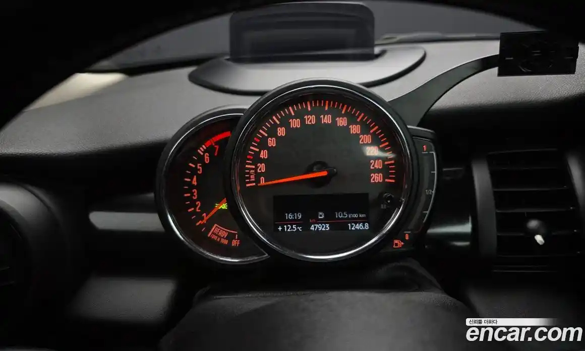 Mini Cooper 2018 1.5 гидро в Москве № 1349667, фото 8