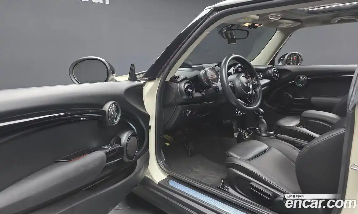 Mini Cooper 2018 1.5 гидро в Москве № 1349667, фото 10