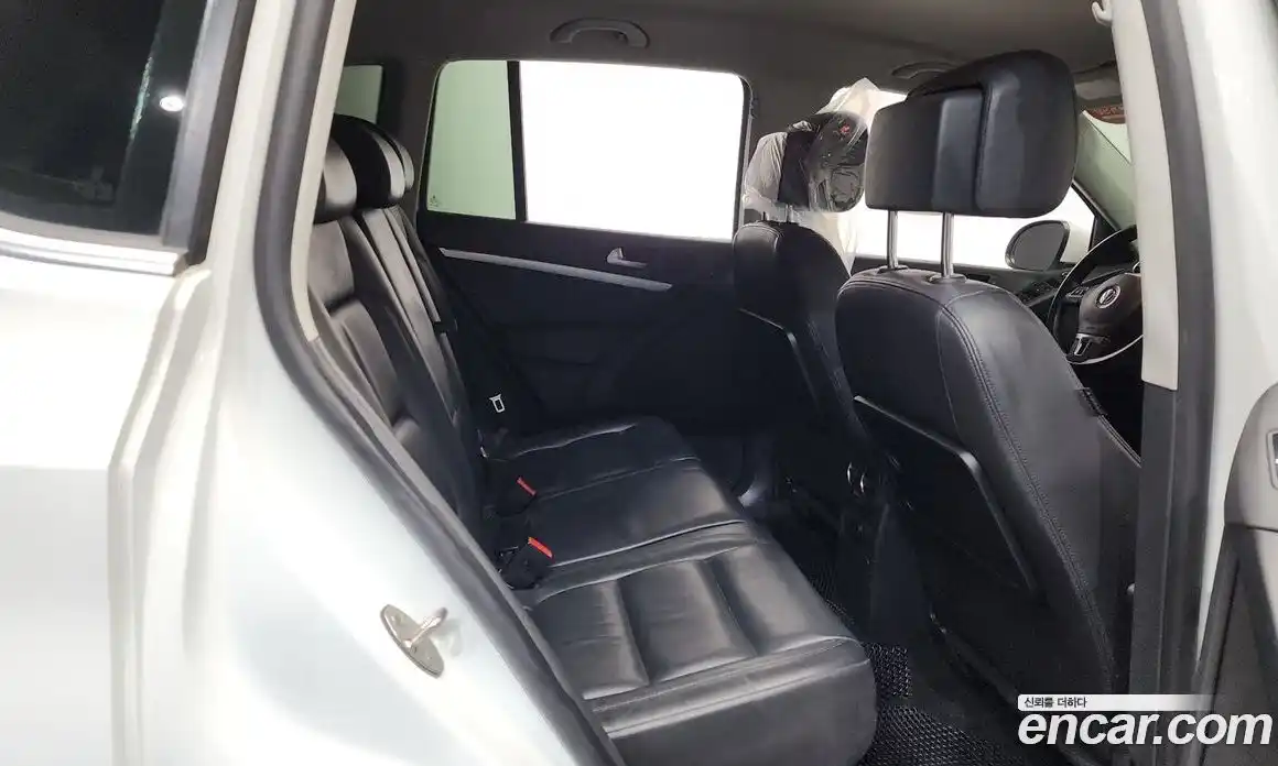 Volkswagen Tiguan 2015 2.0 гидро в Москве № 1350409, фото 11
