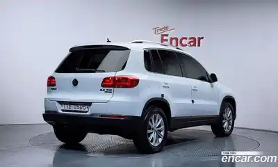 Volkswagen Tiguan 2015 2.0 гидро в Москве № 1350409, миниатюра 2