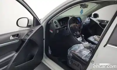 Volkswagen Tiguan 2015 2.0 гидро в Москве № 1350409, миниатюра 10