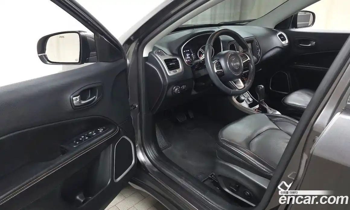 Jeep Compass 2018 2.4 гидро в Москве № 1350617, фото 10