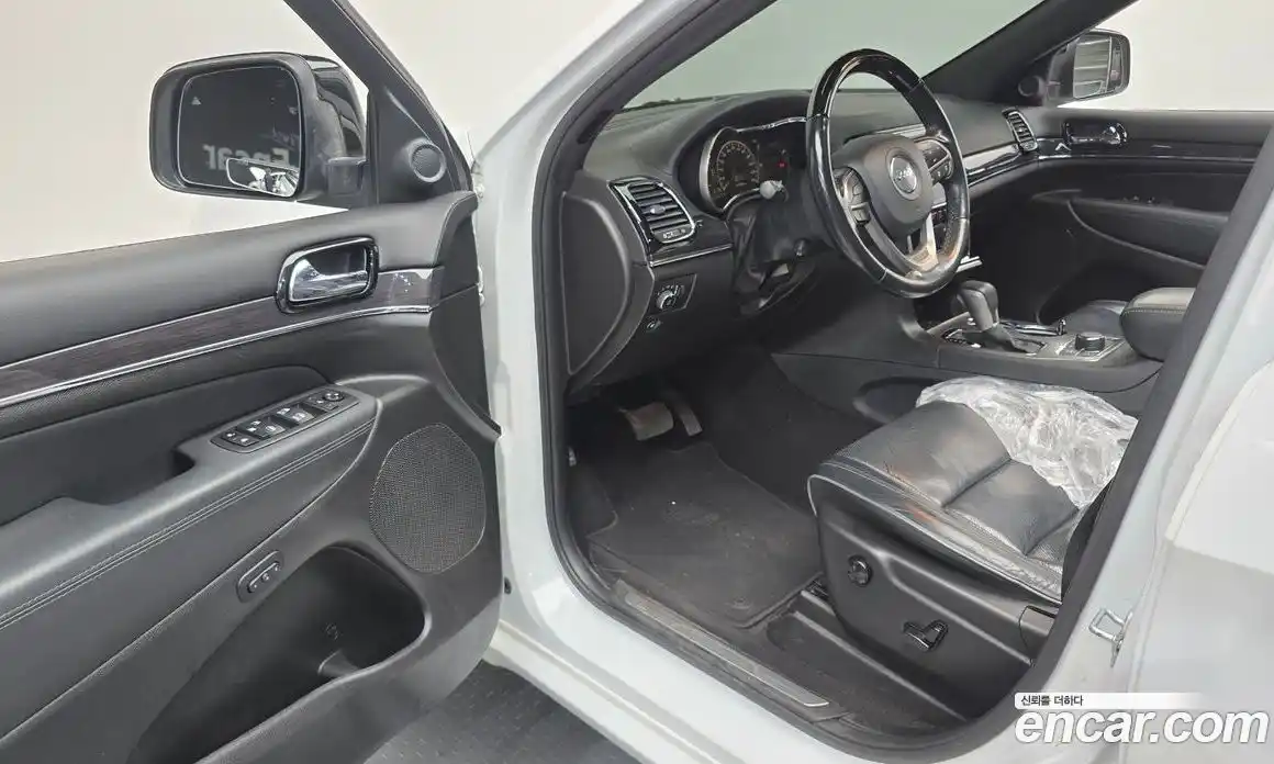 Jeep Cherokee 2019 3.6 гидро в Москве № 1350661, фото 10