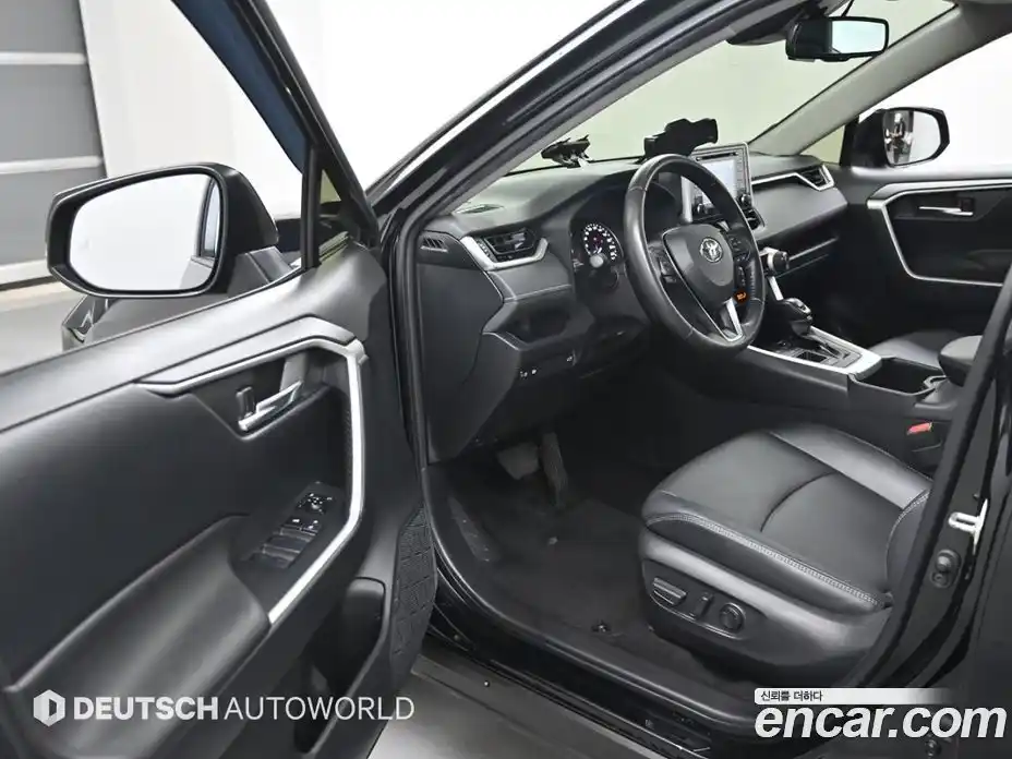 Toyota RAV4 2022 2.5 гидро в Москве № 1350763, фото 11