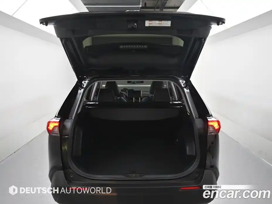 Toyota RAV4 2022 2.5 гидро в Москве № 1350763, фото 19