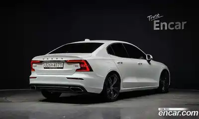 Volvo S60 2019 2.0 гидро в Москве № 164701, миниатюра 2