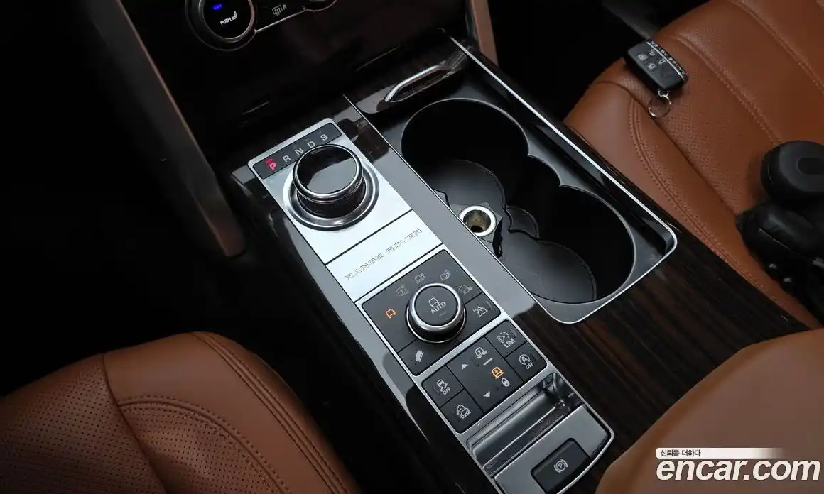 Land Rover Range-Rover 2017 4.4 гидро в Москве № 166625, фото 9