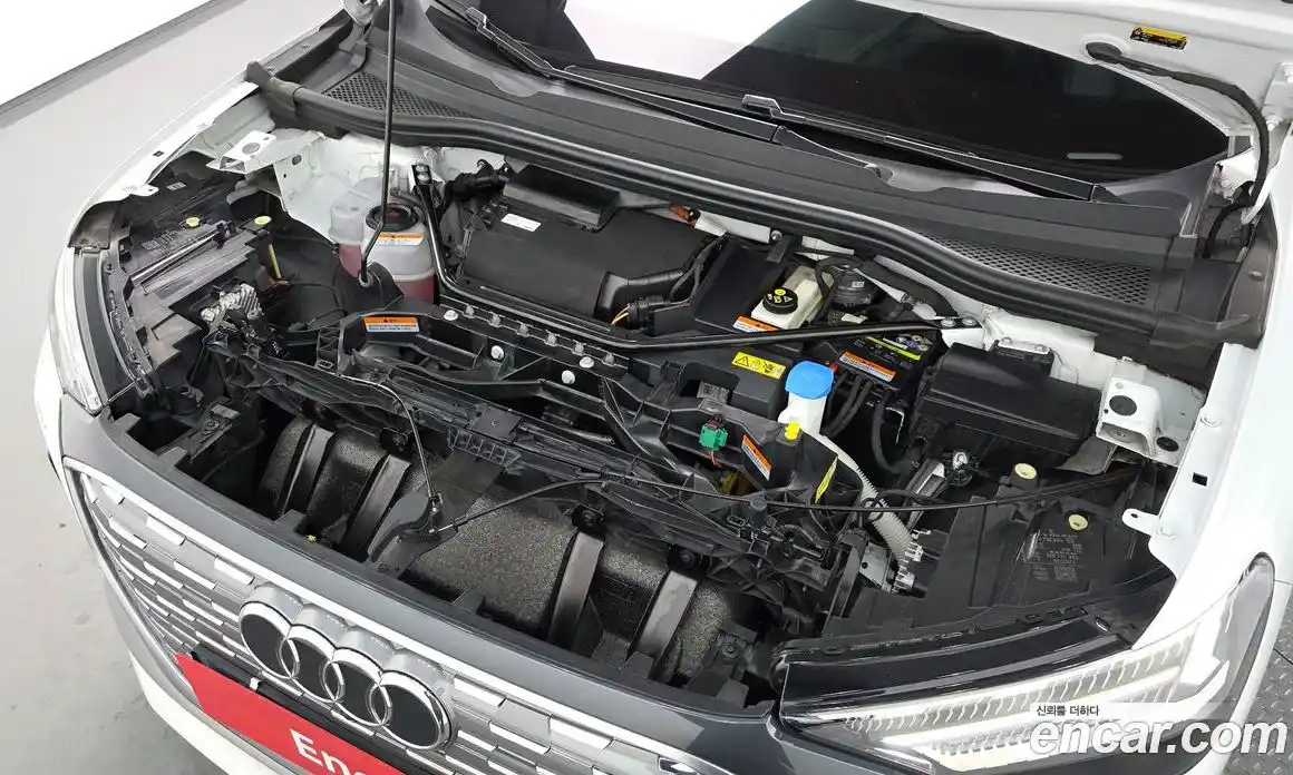 Audi Q4 e-tron 2022 0.2 гидро в Москве № 230040, фото 6
