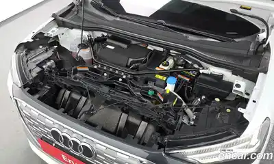 Audi Q4 e-tron 2022 0.2 гидро в Москве № 230040, миниатюра 6