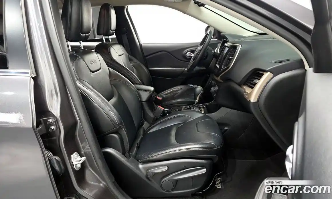 Jeep Cherokee 2014 2.4 гидро в Москве № 232634, фото 11
