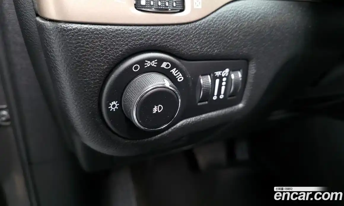 Jeep Cherokee 2014 2.4 гидро в Москве № 232634, фото 18