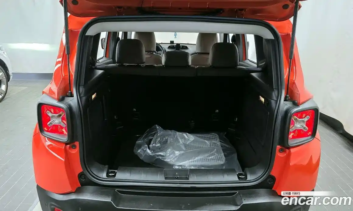 Jeep Renegade 2015 2.4 гидро в Москве № 232776, фото 20
