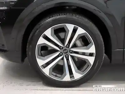 Audi Q8 2023 3.0 гидро в Москве № 1322630, миниатюра 5