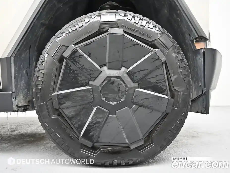 Tesla Cybertruck 2024 гидро в Москве № 1323237, фото 5