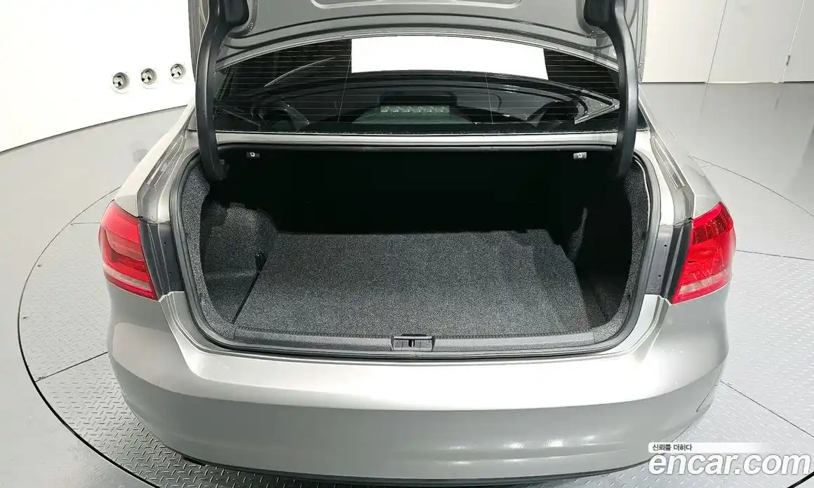 Volkswagen Passat 2013 2.5 гидро в Москве № 1323337, фото 20