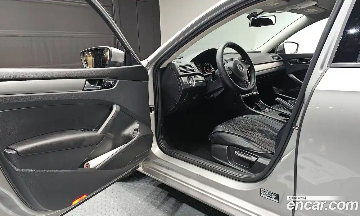 Volkswagen Passat 2013 2.5 гидро в Москве № 1323337, фото 10