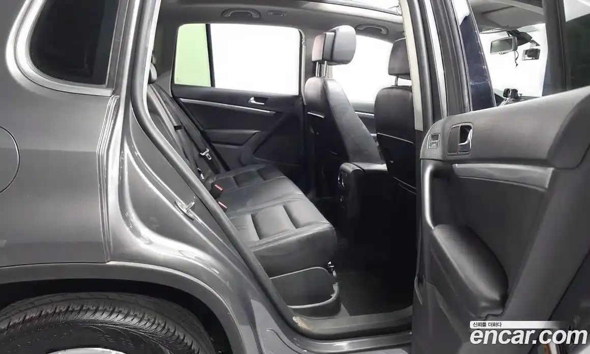 Volkswagen Tiguan 2013 2.0 гидро в Москве № 1323434, фото 12