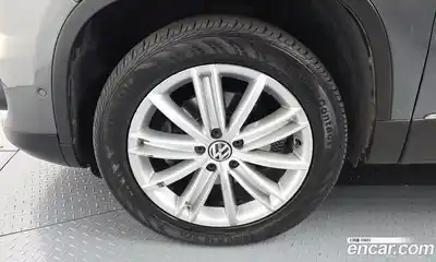 Volkswagen Tiguan 2013 2.0 гидро в Москве № 1323434, миниатюра 5