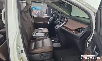 Toyota Sienna 2016 3.5 гидро в Москве № 1323798, миниатюра 11