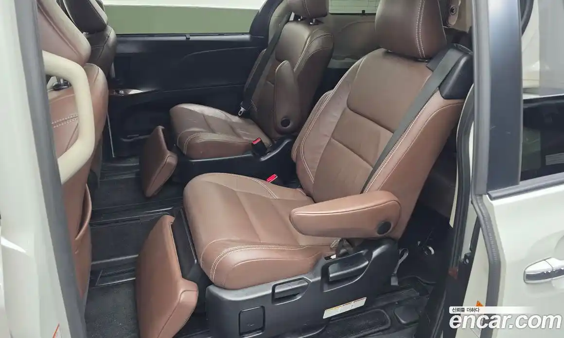 Toyota Sienna 2016 3.5 гидро в Москве № 1323798, фото 12