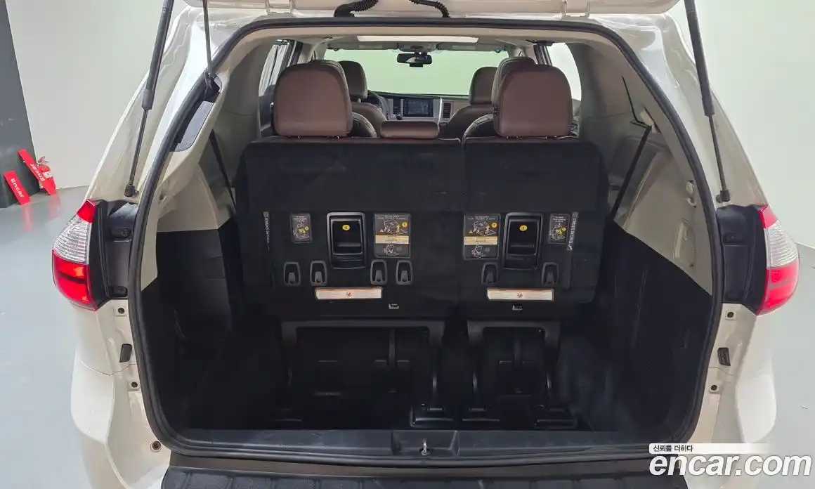 Toyota Sienna 2016 3.5 гидро в Москве № 1323798, фото 20