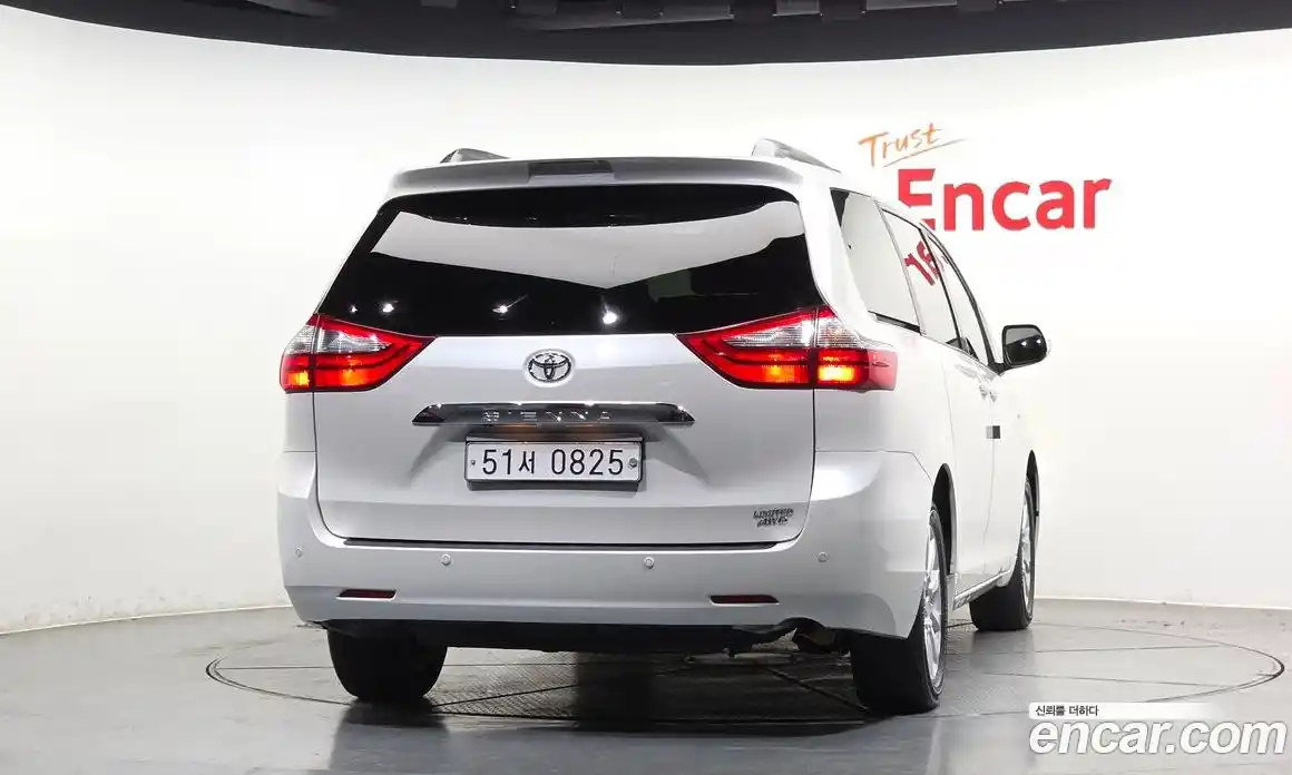 Toyota Sienna 2016 3.5 гидро в Москве № 1323798, фото 4