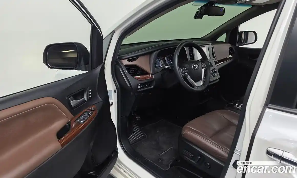 Toyota Sienna 2016 3.5 гидро в Москве № 1323798, фото 10